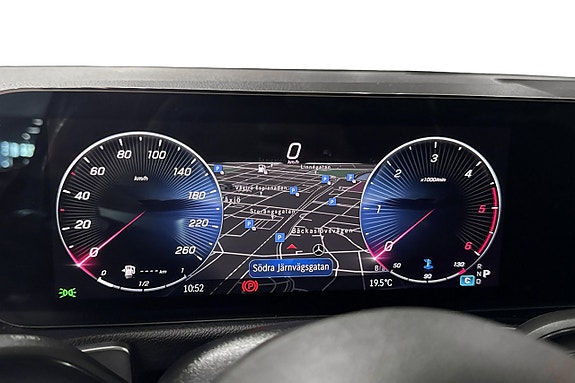 Mercedes-Benz GLB220 d 8 of 21