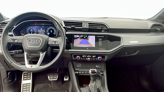 Audi Q3 11 of 13