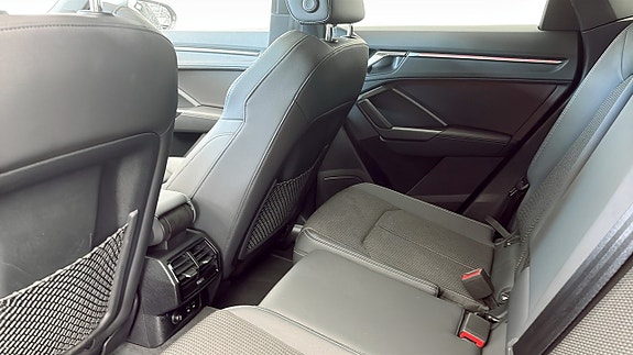 Audi Q3 12 of 13