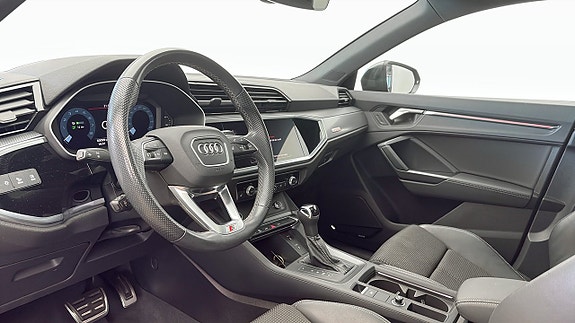 Audi Q3 7 of 13