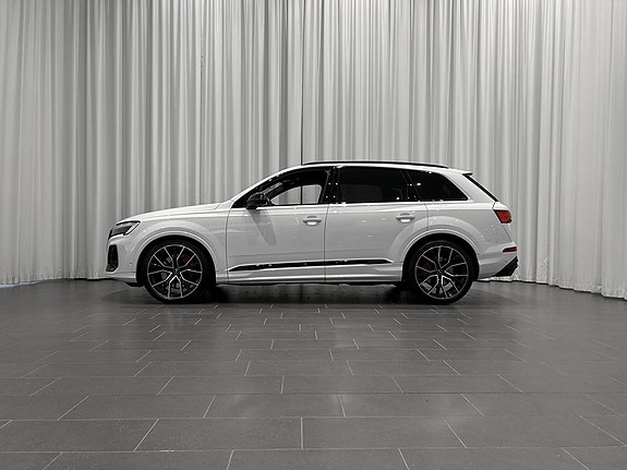 Audi SQ7 2 of 19