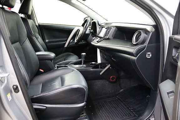 Toyota RAV4 14 of 24
