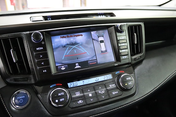 Toyota RAV4 19 of 24