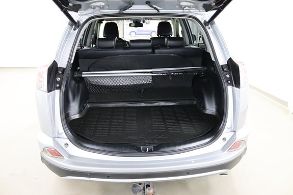 Toyota RAV4 16 of 24
