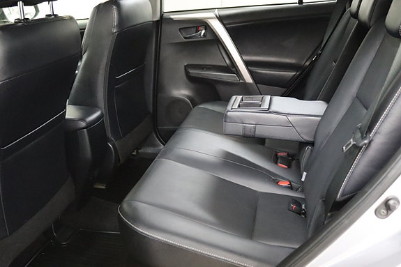 Toyota RAV4 13 of 24