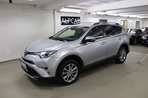 Toyota RAV4 2 of 24