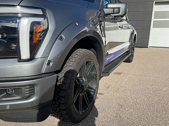 Ford F-150 4 of 13