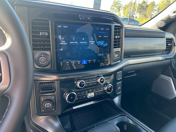 Ford F-150 9 of 13