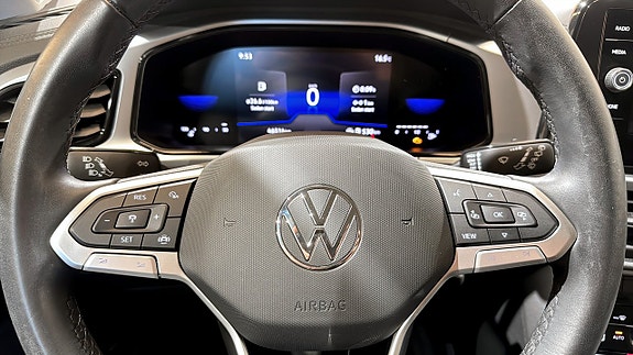 Volkswagen T-Roc 16 of 18