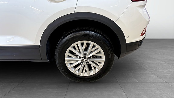 Volkswagen T-Roc 6 of 18