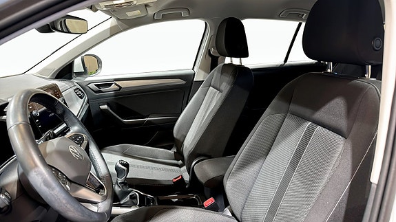 Volkswagen T-Roc 8 of 18