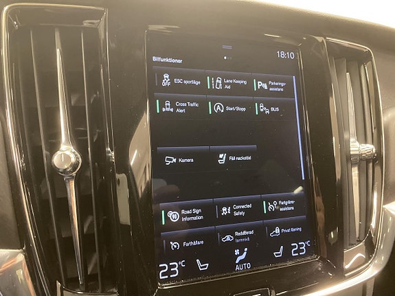 Volvo V90 Cross Country 15 of 18