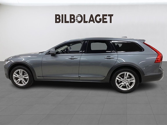 Volvo V90 Cross Country 2 of 18