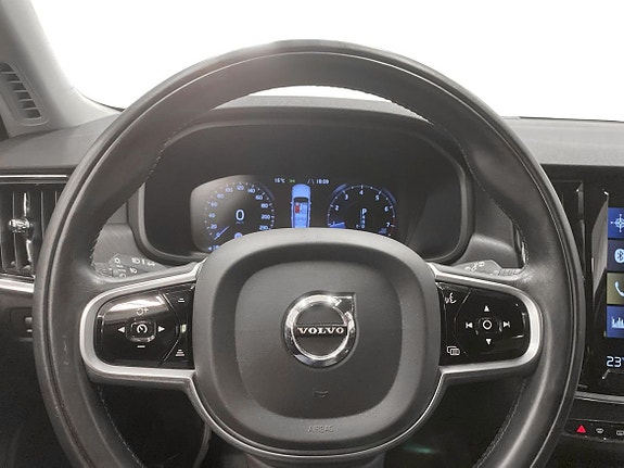 Volvo V90 Cross Country 9 of 18
