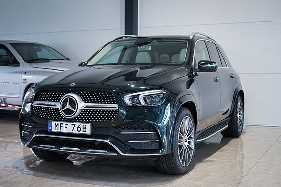 Mercedes-Benz GLE300 d 2 of 30