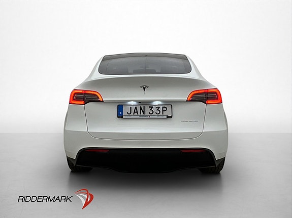 Tesla Model Y 4 of 30
