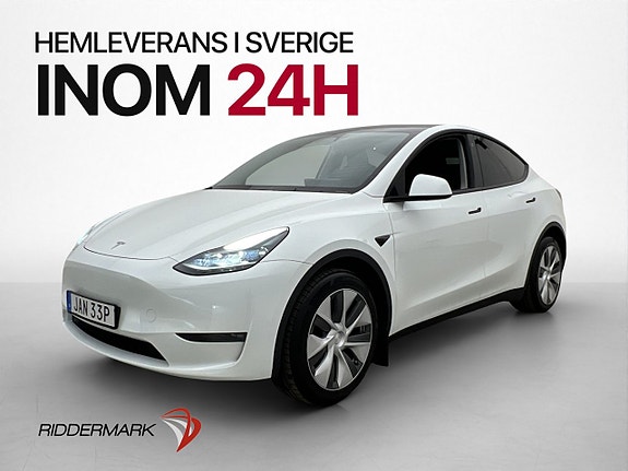 Tesla Model Y 10 of 30