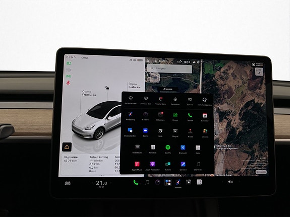 Tesla Model Y 27 of 30