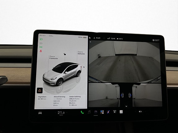 Tesla Model Y 28 of 30