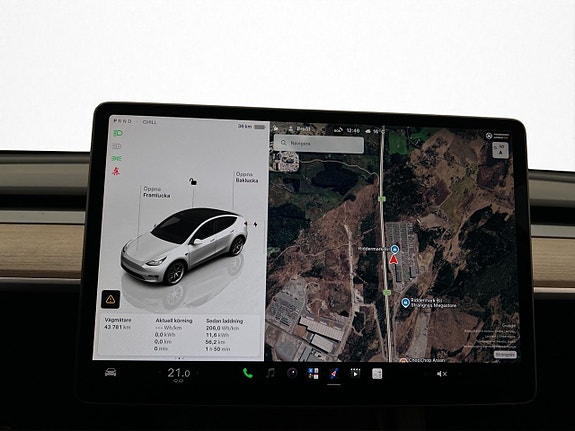 Tesla Model Y 26 of 30