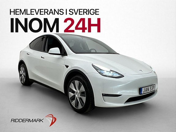 Tesla Model Y 8 of 30