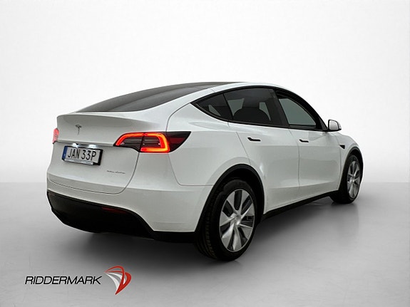 Tesla Model Y 5 of 30