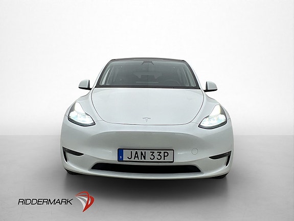 Tesla Model Y 9 of 30