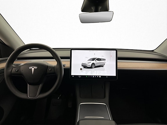 Tesla Model Y 20 of 30