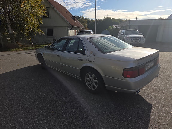 Cadillac Seville STS 4 of 9