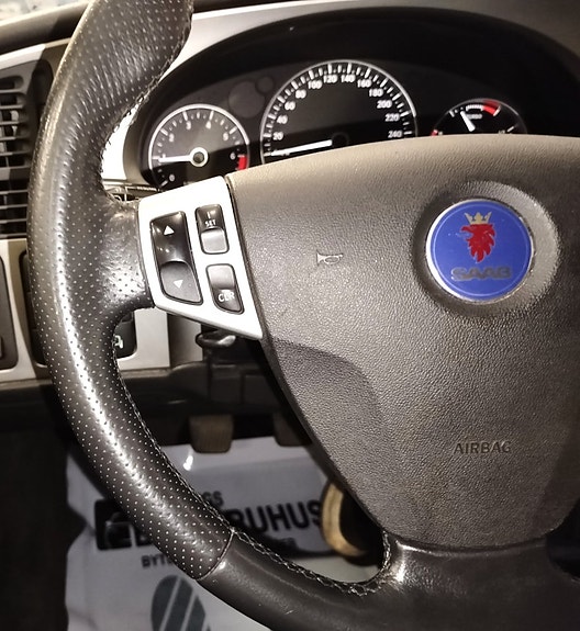 Saab 9-5 20 of 27