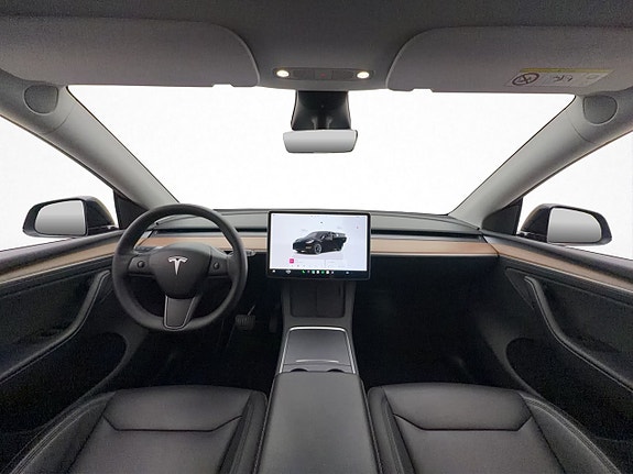 Tesla Model Y 14 of 30