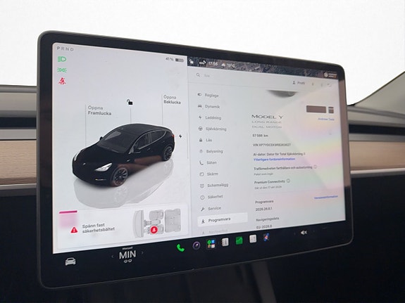 Tesla Model Y 28 of 30