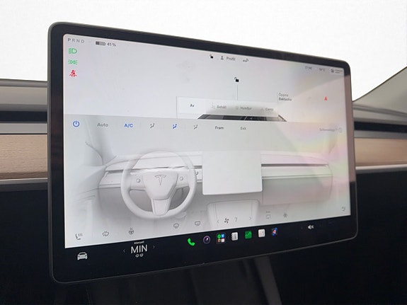 Tesla Model Y 26 of 30