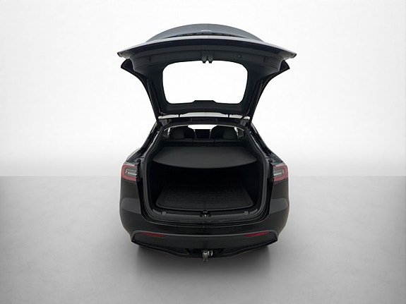 Tesla Model Y 30 of 30