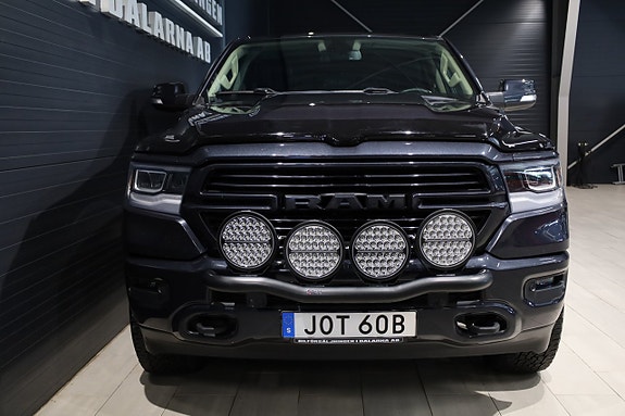 Dodge RAM 1500 2 of 18