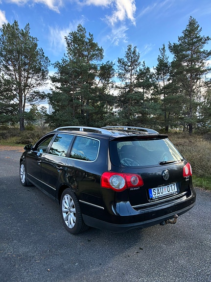 Volkswagen Passat 2 of 5