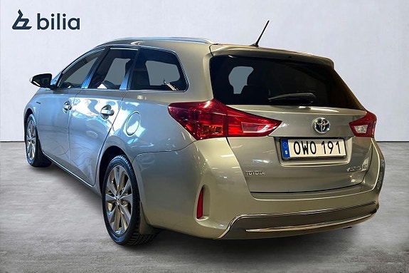 Toyota Auris 2 of 21