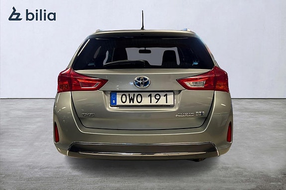 Toyota Auris 5 of 21
