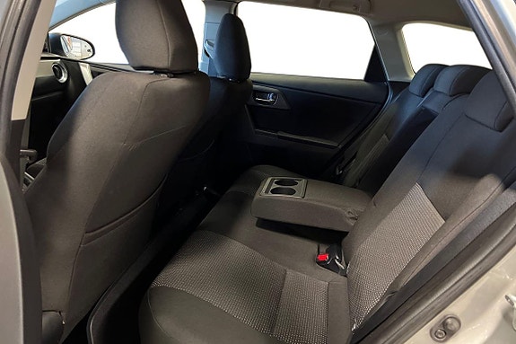 Toyota Auris 13 of 21