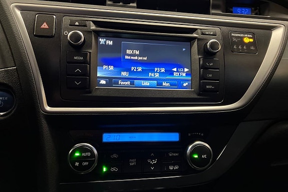 Toyota Auris 15 of 21