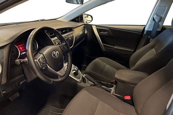 Toyota Auris 14 of 21