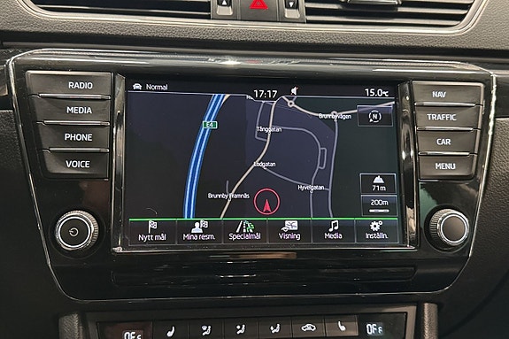 Skoda Superb 16 of 27