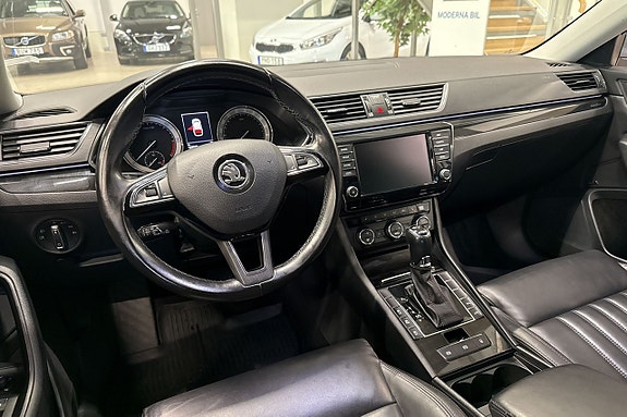 Skoda Superb 9 of 27