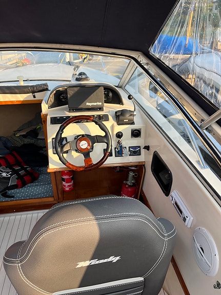 Windy 22 Sport – Volvo Penta 5.0 GXi V8 270 hk – DP-E Duoprop 4 of 11