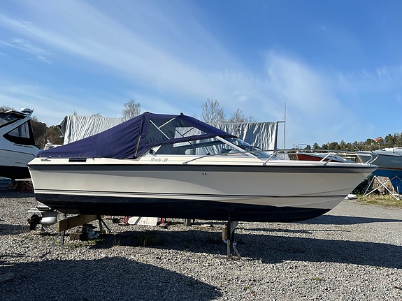 Windy 22 Sport – Volvo Penta 5.0 GXi V8 270 hk – DP-E Duoprop 7 of 11