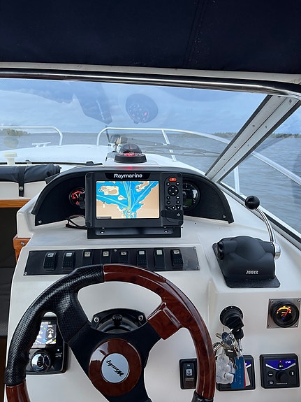 Windy 22 Sport – Volvo Penta 5.0 GXi V8 270 hk – DP-E Duoprop 5 of 11