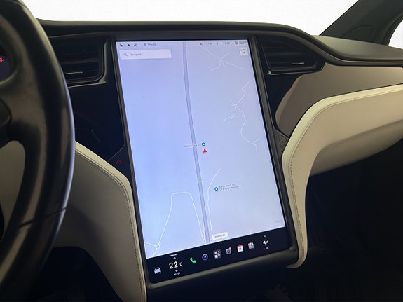 Tesla Model X 28 of 30