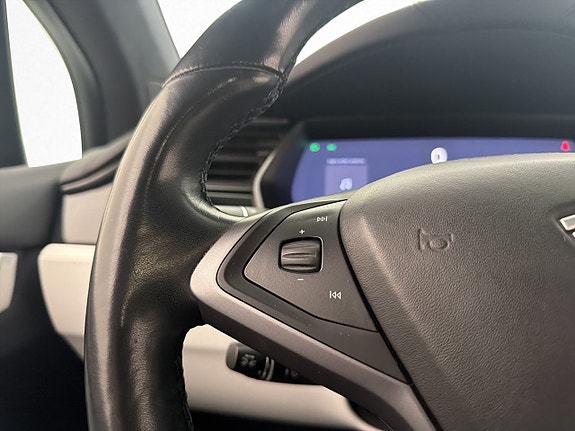 Tesla Model X 22 of 30
