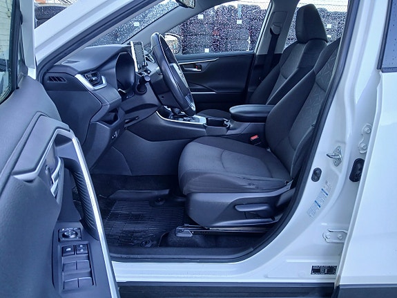 Toyota RAV4 11 of 22