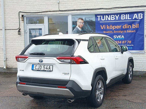 Toyota RAV4 8 of 22